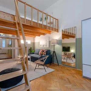 Cosy In District. Apartamento